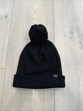 Aritzia TNA Black Pom Pom Beanie Winter Knit Hat One Size